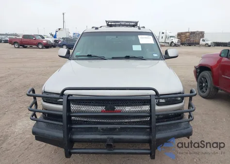 2005 Chevrolet Suburban 1500 Z71 z USA, uszkodzony, nr VIN 3GNFK16ZX5G231482